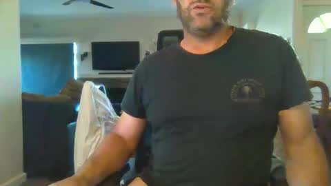 Snapshot of markoboy34 chatting on 05-12-26, 02:52 Matt Kung online show from 05-12-26, 02:52