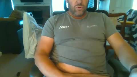 Snapshot of markoboy34 chatting on 05-13-26, 04:43 Matt Kung online show from 05-13-26, 04:43