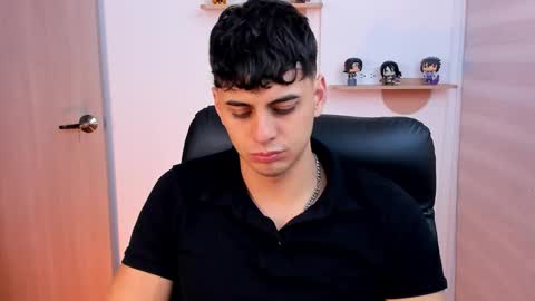 Snapshot of markpotier chatting on 12-22-25, 03:03 MARK online show from 12-22-25, 03:03