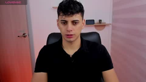 Snapshot of markpotier chatting on 07-06-26, 12:24 MARK online show from 07-06-26, 12:24