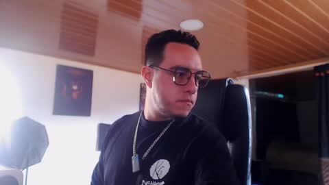 Mark Switch online show from 04-18-26, 07:51