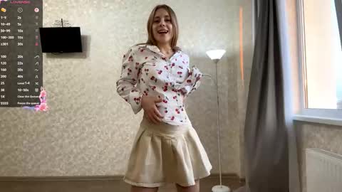 Olivia online show from 11-08-25, 01:22