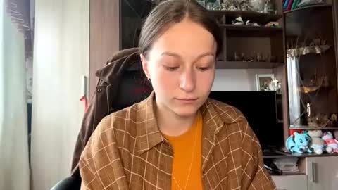 Lena online show from 06-18-26, 08:14