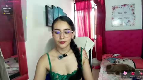 Snapshot of marley_jane_ chatting on 07-10-26, 07:16 marley online show from 07-10-26, 07:16