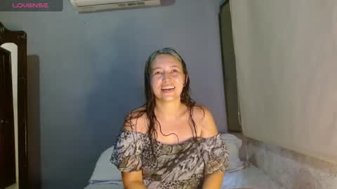 Snapshot of marly7890 chatting on 07-12-26, 10:34 marly online show from 07-12-26, 10:34