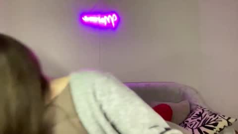 Mary online show from 10-28-25, 05:04