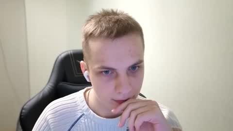 Snapshot of maroooa chatting on 03-25-26, 06:58 Marko online show from 03-25-26, 06:58