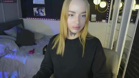 Marquise online show from 12-14-25, 05:35