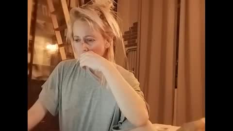 MaryGoRound online show from 02-10-25, 01:35