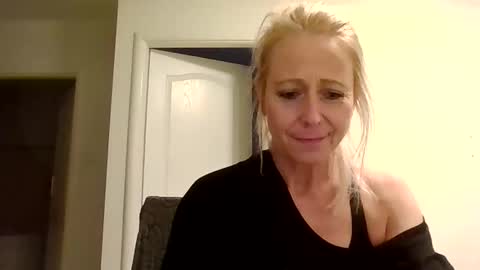 MaryGoRound online show from 11-01-25, 03:14