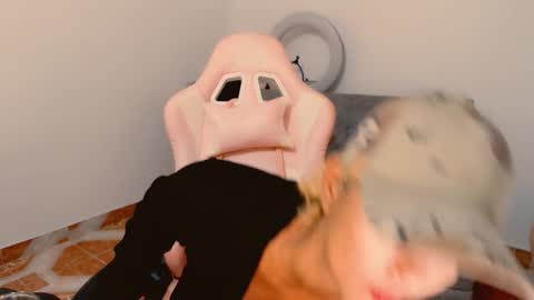 May online show from 12-22-25, 08:06