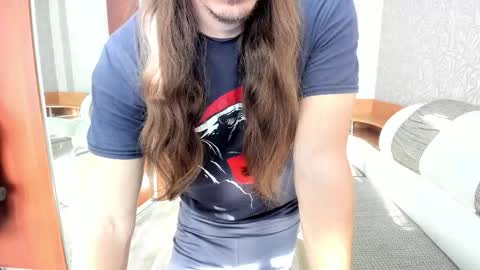 Snapshot of marryplz chatting on 09-17-25, 01:07 Alan online show from 09-17-25, 01:07