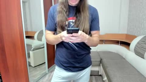 Snapshot of marryplz chatting on 09-30-25, 05:01 Alan online show from 09-30-25, 05:01