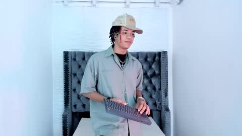 MARSHALL online show from 11-25-25, 01:11