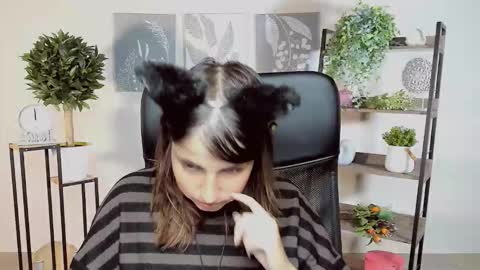 martaedams online show from 10-15-25, 06:13