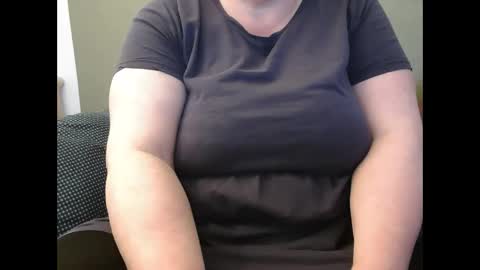 Snapshot of marthabriest chatting on 03-09-25, 02:32 Martha online show from 03-09-25, 02:32