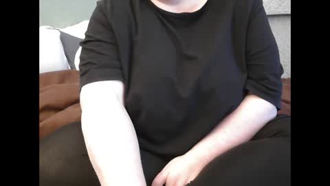 Snapshot of marthabriest chatting on 03-10-25, 09:32 Martha online show from 03-10-25, 09:32