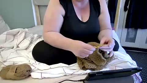 Snapshot of marthabriest chatting on 09-22-25, 07:43 Martha online show from 09-22-25, 07:43