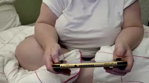 Snapshot of marthabriest chatting on 11-02-25, 03:31 Martha online show from 11-02-25, 03:31