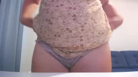 Snapshot of marthanollan chatting on 06-22-26, 03:31 Martha online show from 06-22-26, 03:31