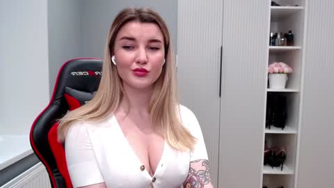 Marti online show from 03-12-25, 12:42