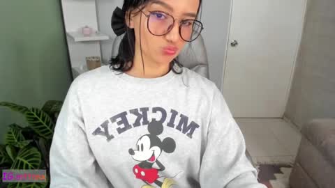 Snapshot of martiiinaa_ chatting on 03-04-25, 12:44 Martina online show from 03-04-25, 12:44