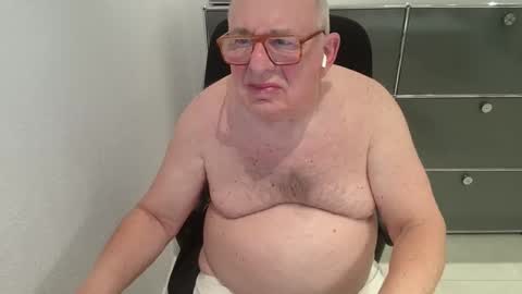 martin_1947 online show from 10-30-25, 10:32