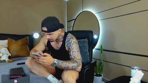 Snapshot of martin_colby05 chatting on 12-22-25, 12:40 ONLYFANS Sotoandres modelo independiente online show from 12-22-25, 12:40