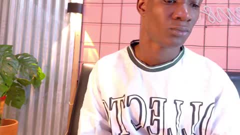 Snapshot of martin_killer chatting on 09-23-25, 01:52 Martin online show from 09-23-25, 01:52