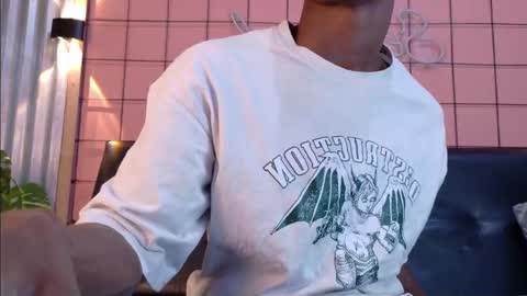 Snapshot of martin_killer chatting on 10-18-25, 01:41 Martin online show from 10-18-25, 01:41