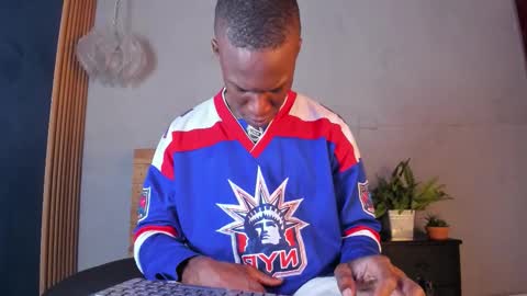 Snapshot of martin_killer chatting on 11-15-25, 07:32 Martin online show from 11-15-25, 07:32