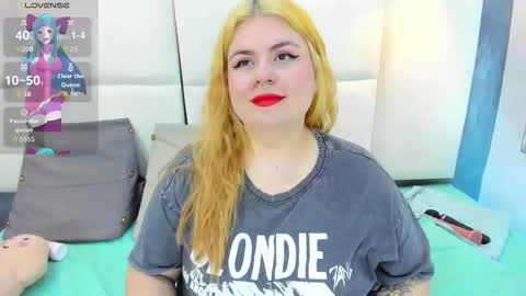 Snapshot of martina_armos chatting on 02-26-26, 02:16 Martina online show from 02-26-26, 02:16