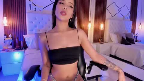 Snapshot of martina_haley chatting on 11-30-25, 09:13 Martina online show from 11-30-25, 09:13