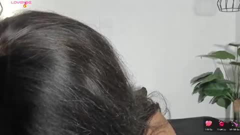 Snapshot of martina_jackson_ chatting on 06-23-26, 10:41 Laura online show from 06-23-26, 10:41
