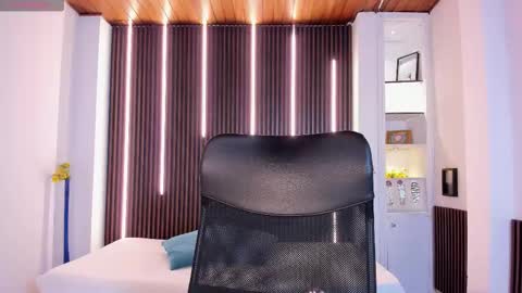 Snapshot of martina_mancinii chatting on 03-24-26, 11:59 Martina online show from 03-24-26, 11:59
