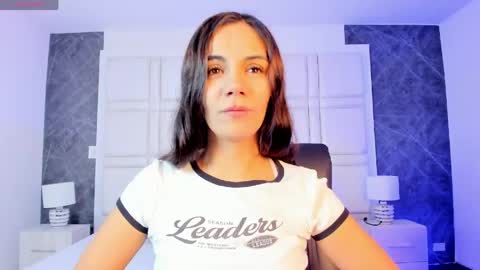 Snapshot of martina_mancinii chatting on 04-12-26, 01:27 Martina online show from 04-12-26, 01:27
