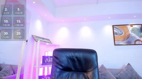 Snapshot of martina_mancinii chatting on 05-21-26, 12:01 Martina online show from 05-21-26, 12:01