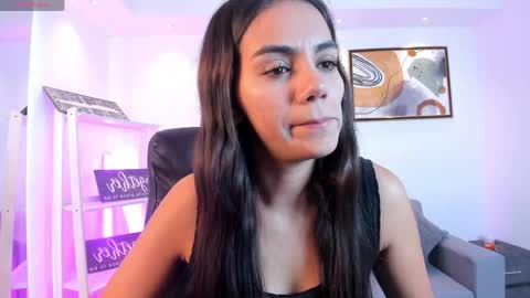 Snapshot of martina_mancinii chatting on 05-25-26, 11:38 Martina online show from 05-25-26, 11:38