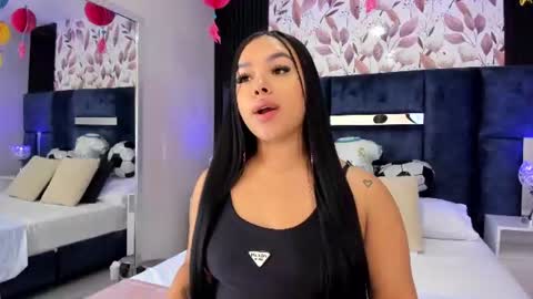 Snapshot of martinagarcia__ chatting on 07-01-26, 07:02 Martina Garcia online show from 07-01-26, 07:02
