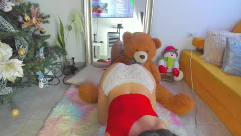 Snapshot of martinarossi chatting on 12-26-24, 04:47 ... ... online show from 12-26-24, 04:47