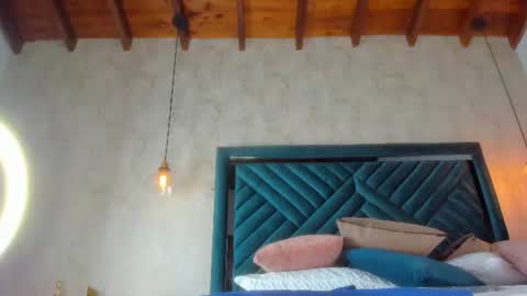 Snapshot of marttina_ruiz chatting on 07-15-26, 07:41 Martina online show from 07-15-26, 07:41