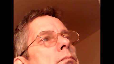 Snapshot of martylv702 chatting on 01-19-25, 12:06 marty online show from 01-19-25, 12:06