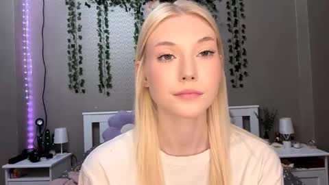 Snapshot of marvawillinghurst chatting on 01-15-26, 03:27 Lisa online show from 01-15-26, 03:27