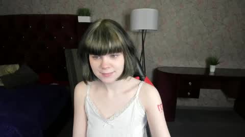 Snapshot of mary_backerr chatting on 05-09-26, 01:27 Mary online show from 05-09-26, 01:27