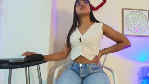 mary_cute9 online show from 03-25-26, 11:49