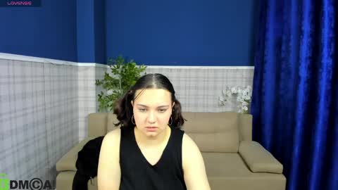 Snapshot of mary_f0x chatting on 05-23-26, 09:02 Mary fox online show from 05-23-26, 09:02