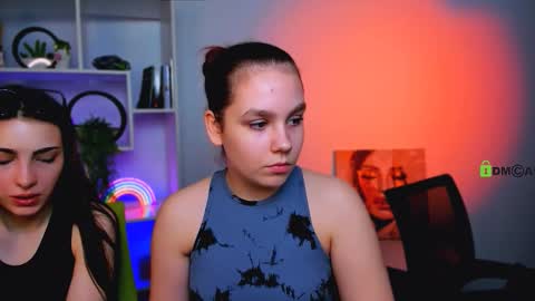 Snapshot of mary_skiny chatting on 03-26-26, 06:08 mary skiny online show from 03-26-26, 06:08