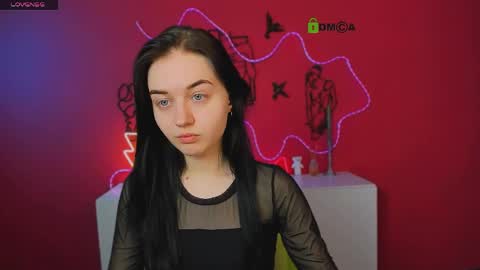 Snapshot of mary_skiny chatting on 04-19-26, 05:18 mary skiny online show from 04-19-26, 05:18