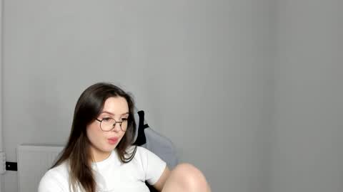 Snapshot of mary_wave_ chatting on 05-06-26, 11:26 Alice online show from 05-06-26, 11:26