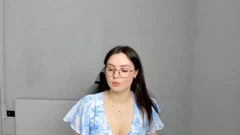 Snapshot of mary_wave_ chatting on 05-22-26, 06:31 Alice online show from 05-22-26, 06:31